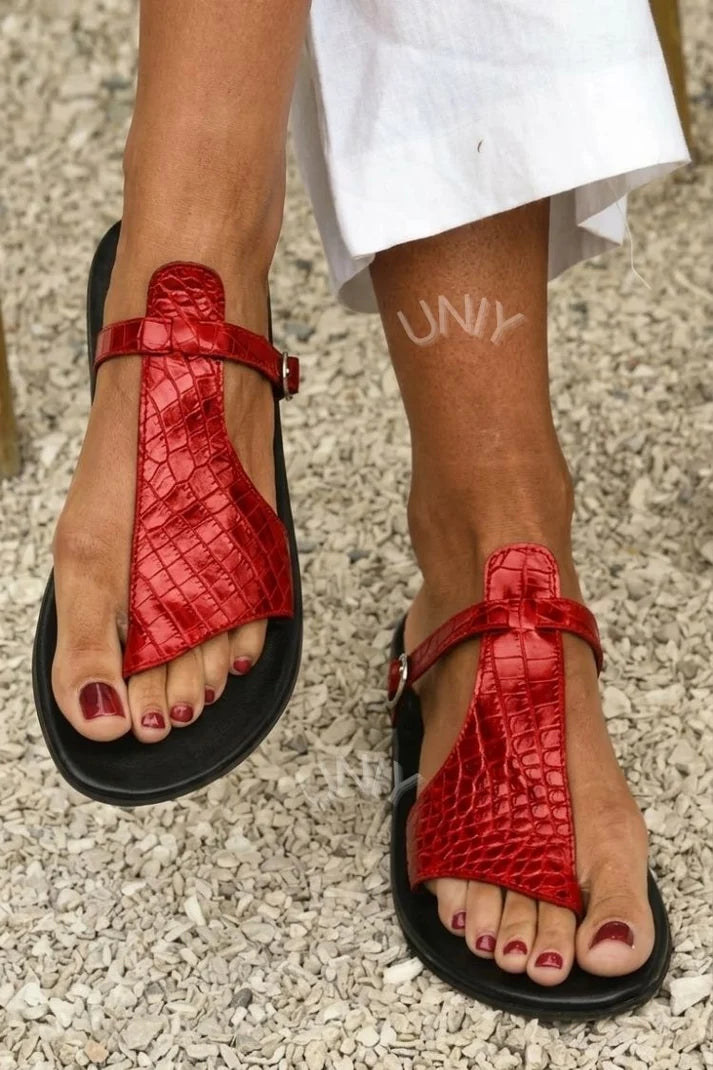 Sandalias Elegantes con Textura de Cocodrilo y Hebilla